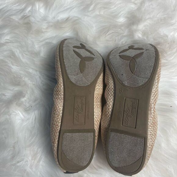 Dexflex comfort synthetic beige woven & black patent slip on flats SZ9 - Picture 9 of 10